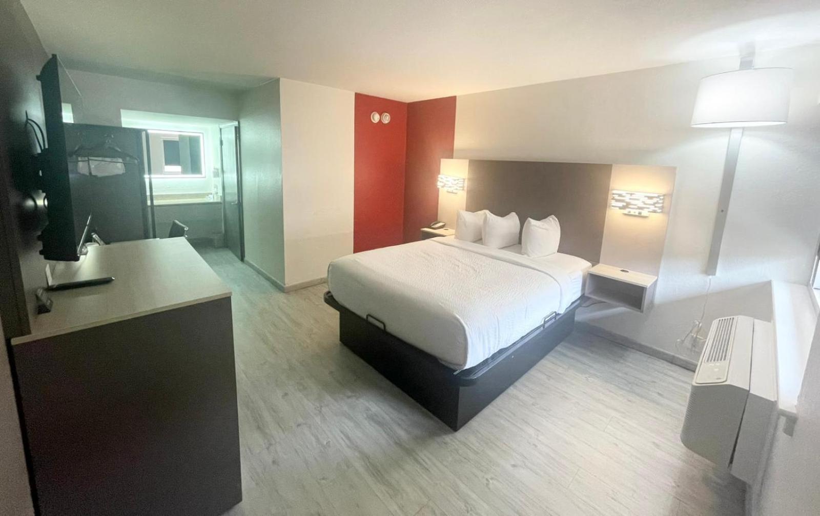 รามาดา บาย วินด์แฮม ทัสคาลูซา Hotel ภายนอก รูปภาพ