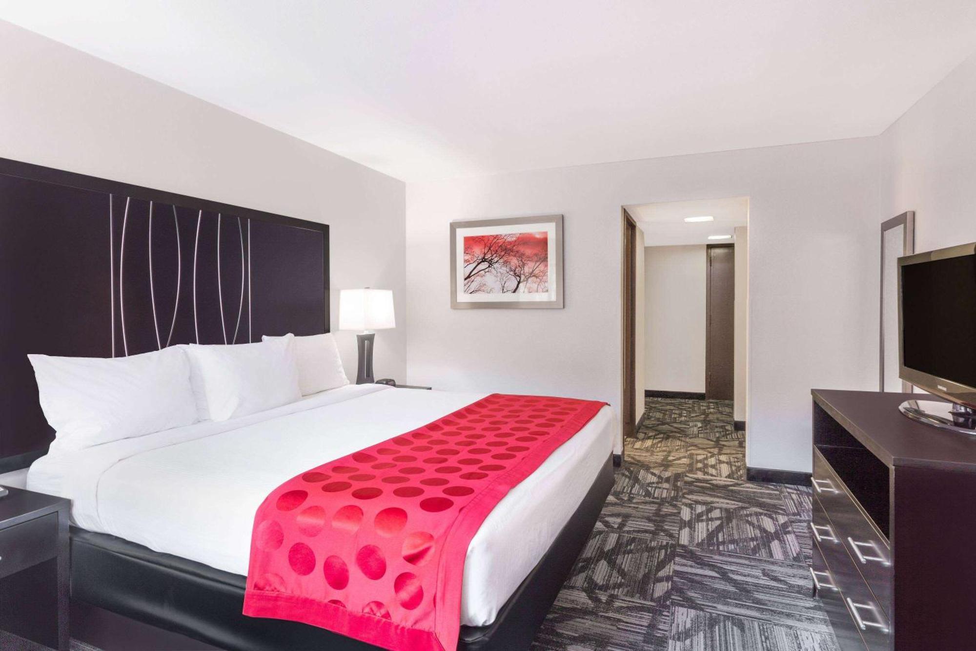 รามาดา บาย วินด์แฮม ทัสคาลูซา Hotel ภายนอก รูปภาพ